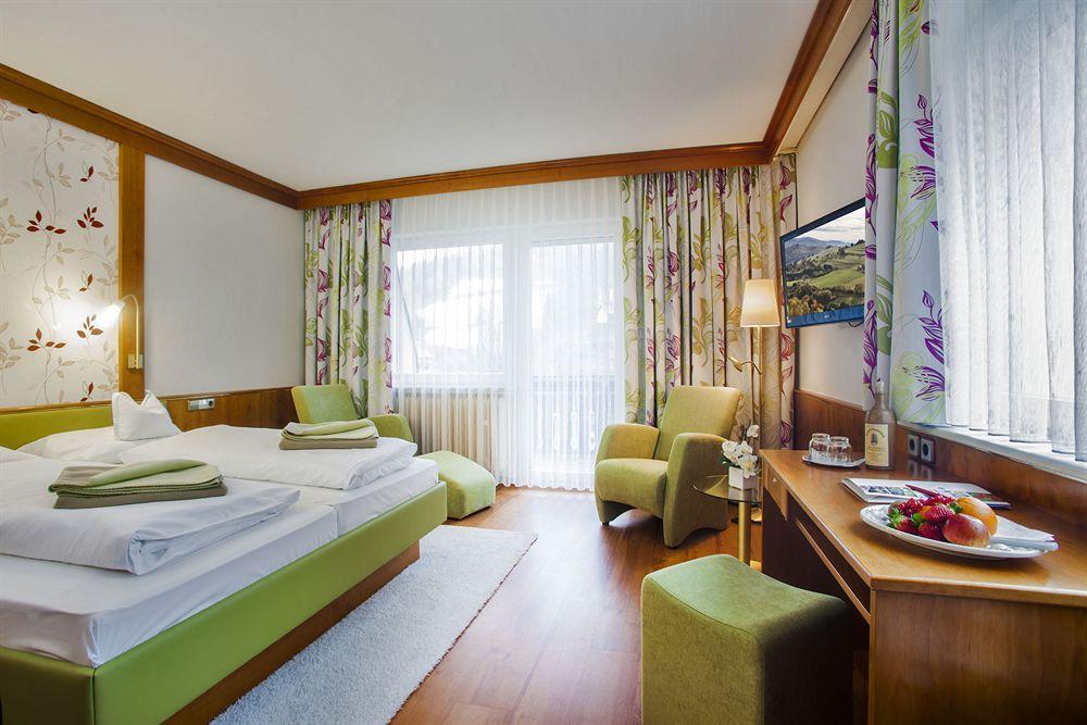 Flair Hotel Adlerbad Бад Петерстал-Грисбах Екстериор снимка