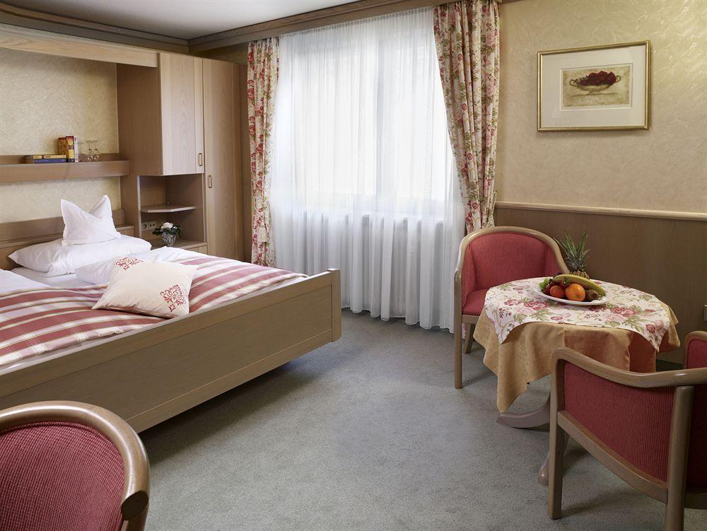 Flair Hotel Adlerbad Бад Петерстал-Грисбах Екстериор снимка