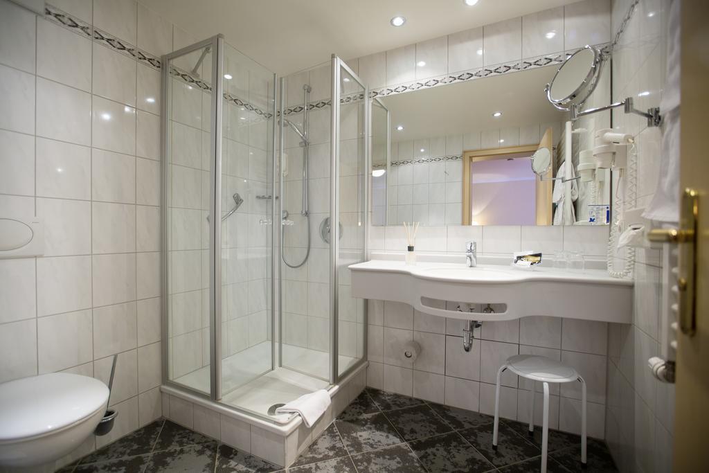 Flair Hotel Adlerbad Бад Петерстал-Грисбах Екстериор снимка