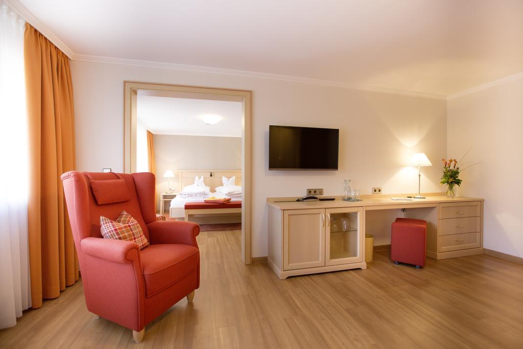 Flair Hotel Adlerbad Бад Петерстал-Грисбах Екстериор снимка